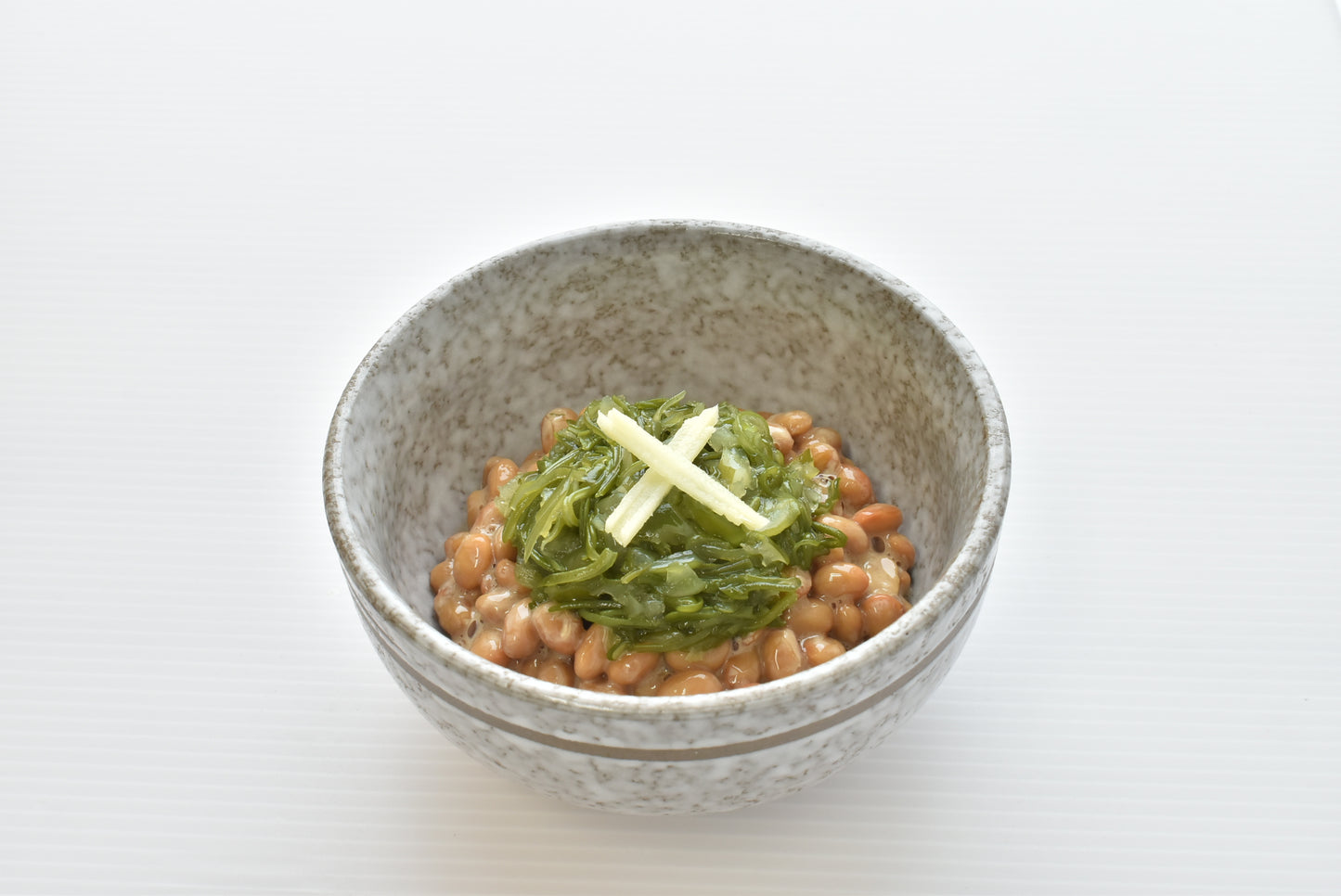 三陸産茎入りめかぶ(味付・かつおタレ別) 35g×3段×10入